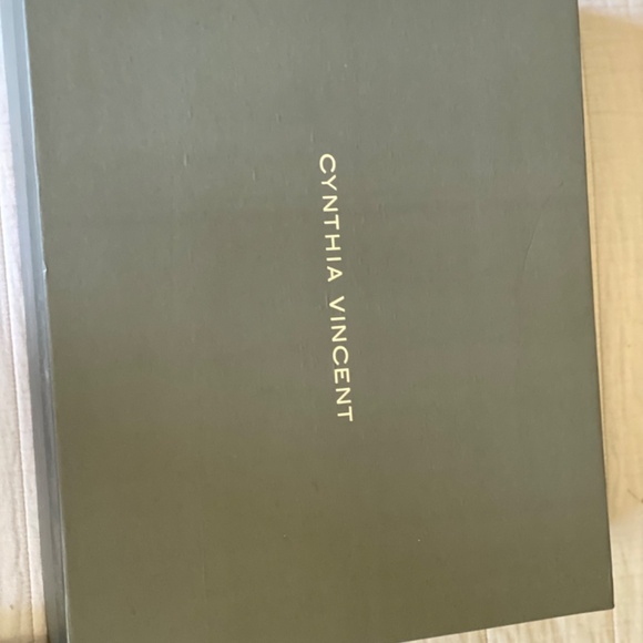 Cynthia Vincent Gladiator Sandals - Picture 8 of 8